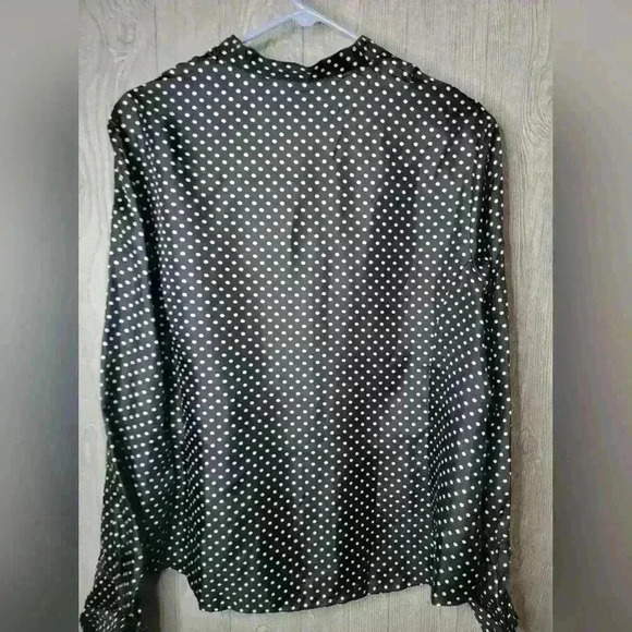 Jones New York Signature 100% Silk black w/ white poka dot button-down size 2X. - Picture 3 of 3